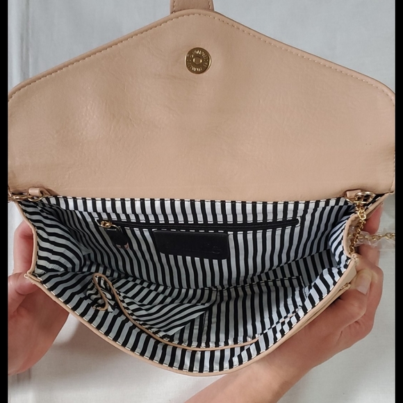 Charming Charlie cream clutch - Picture 5 of 8